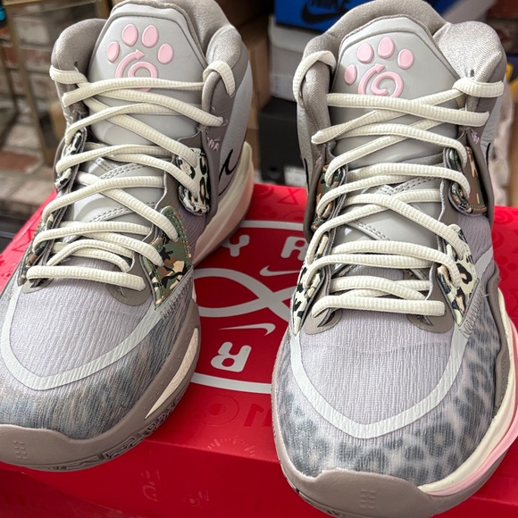 Nike Kyrie Infinity Leopard Camo Sneakers CZ0204-006 Men’s 10 / Women’s 11.5